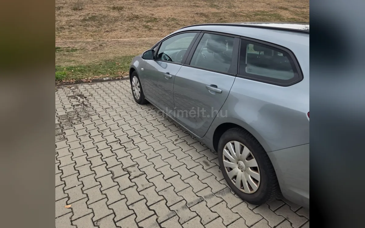 Opel Astra 2012