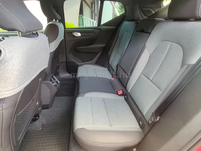 Volvo XC40 2024