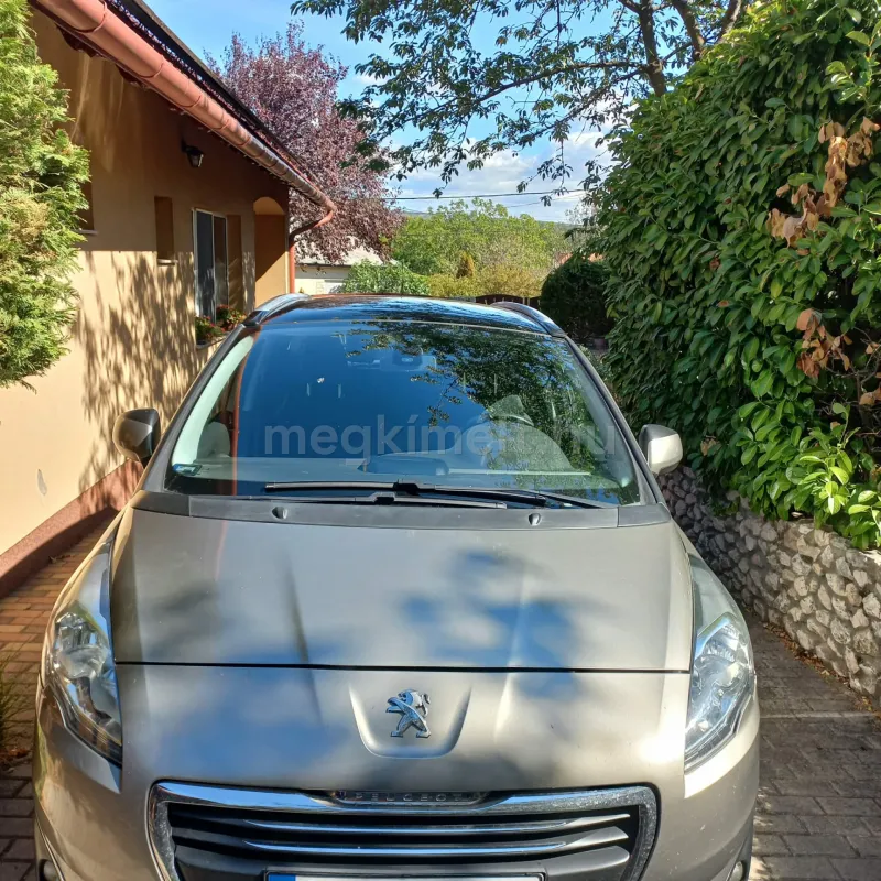 Peugeot 5008 2015