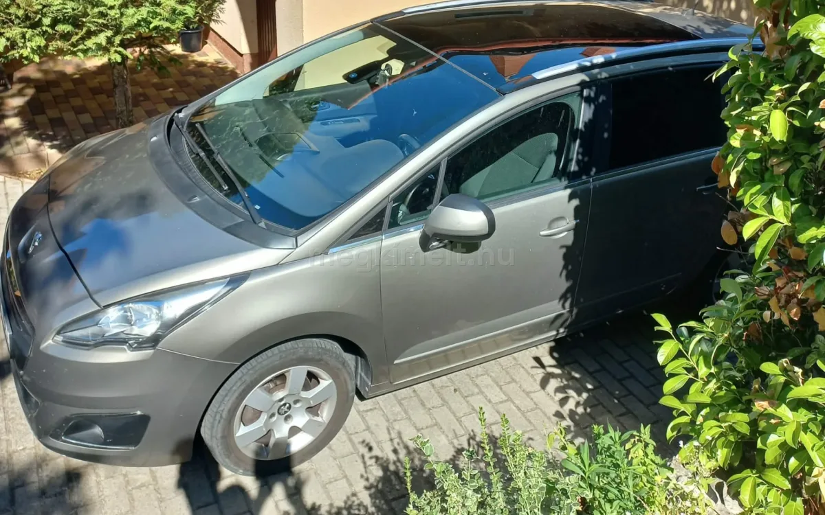 Peugeot 5008 2015