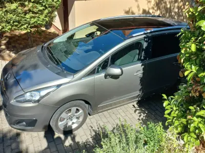 Peugeot 5008 2015 (miniatűr)