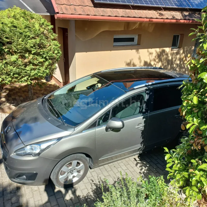 Peugeot 5008 2015