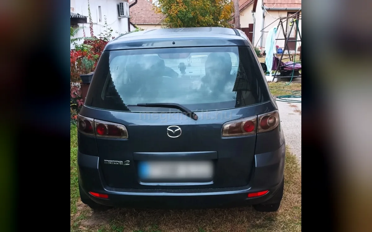 Mazda 2 2005