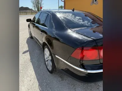 Volkswagen Phaeton 2009 (miniatűr)