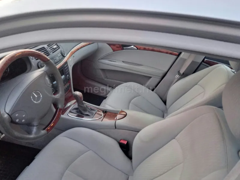 Mercedes-Benz E 240 2004