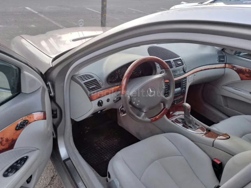 Mercedes-Benz E 240 2004