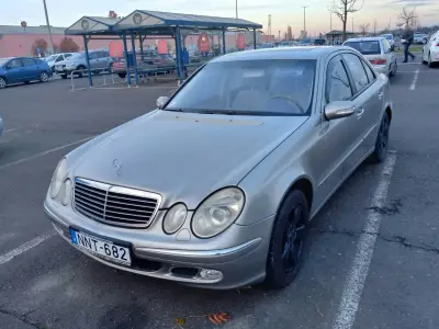 Mercedes-Benz E 240