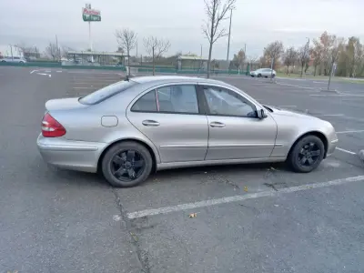 Mercedes-Benz E 240 2004 (miniatűr)