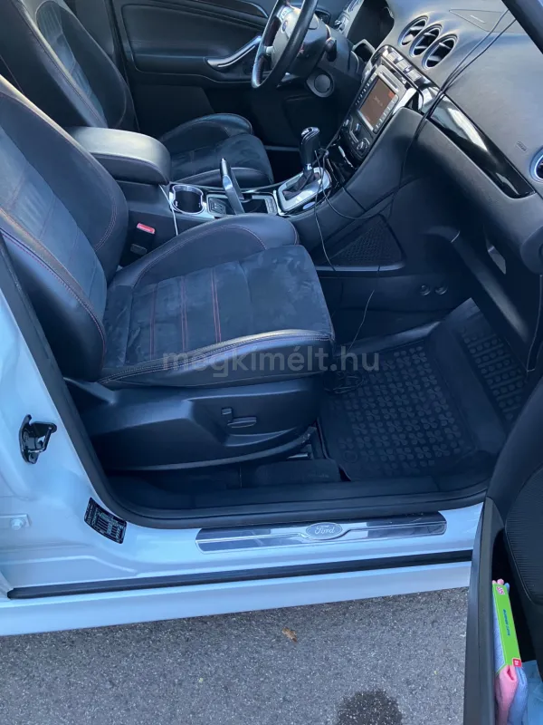 Ford S-Max 2012