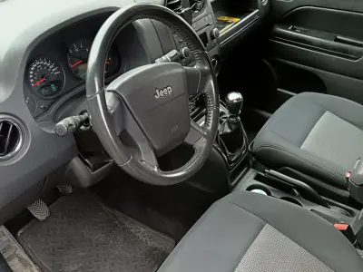 Jeep Compass 2010 (miniatűr)