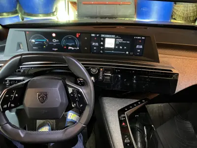 Peugeot 5008 2024 (miniatűr)