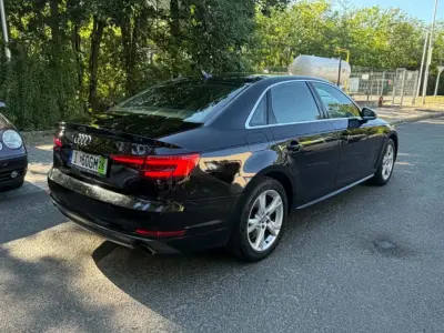 Audi A4 2017 (miniatűr)