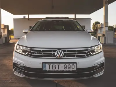 Volkswagen Passat Variant 2018 (miniatűr)