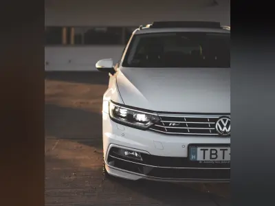 Volkswagen Passat Variant 2018 (miniatűr)