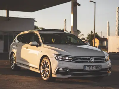 Volkswagen Passat Variant 2018 (miniatűr)