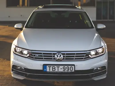 Volkswagen Passat Variant 2018 (miniatűr)