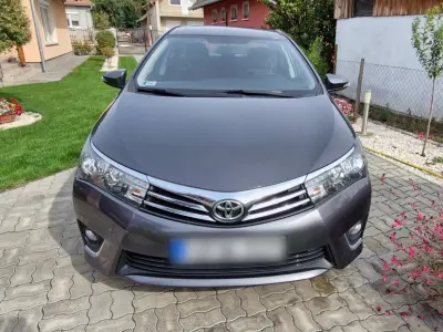 Toyota Corolla Sedan