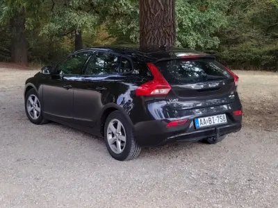 Volvo V40 2018 (miniatűr)