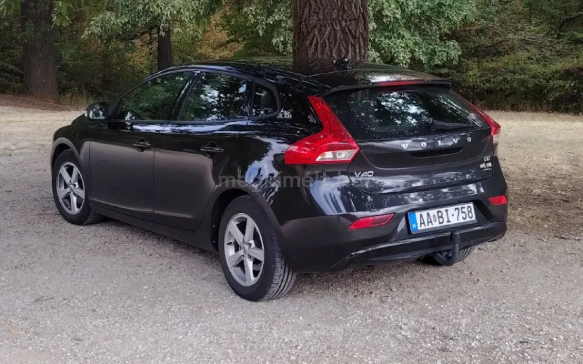 Volvo V40 2018