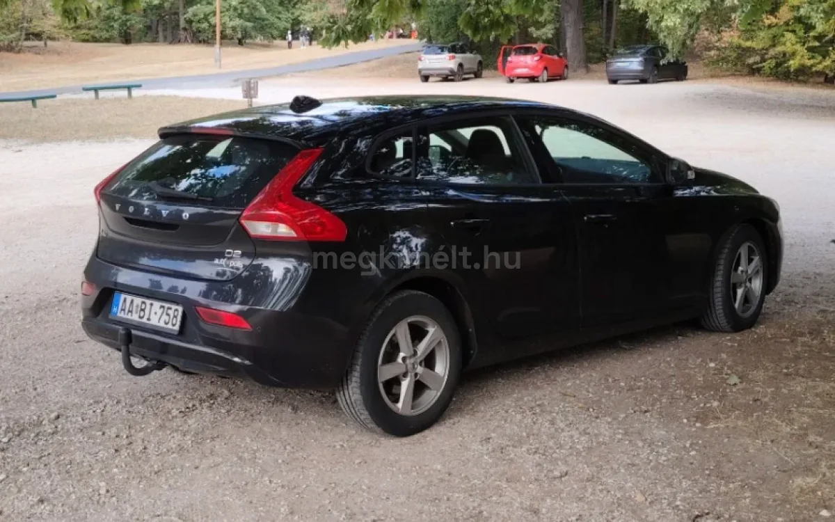 Volvo V40 2018