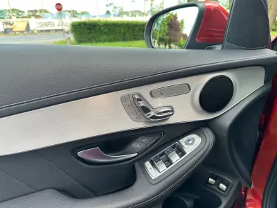 Mercedes-Benz GLC 300 2018 (miniatűr)