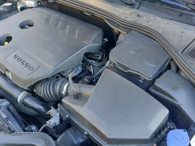 Volvo V60 2014 (miniatűr)