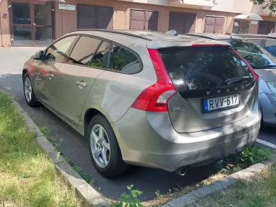 Volvo V60 2014 (miniatűr)