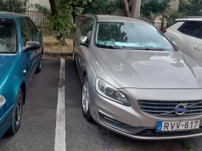 Volvo V60 2014 (miniatűr)