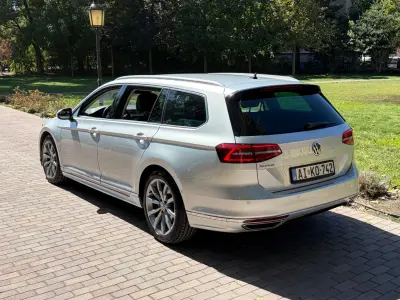 Volkswagen Passat Variant 2018 (miniatűr)