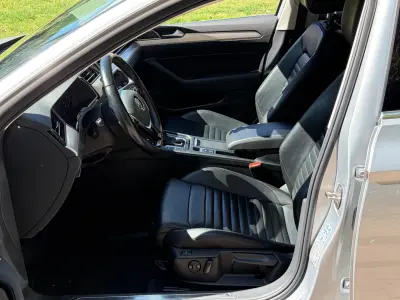 Volkswagen Passat Variant 2018 (miniatűr)