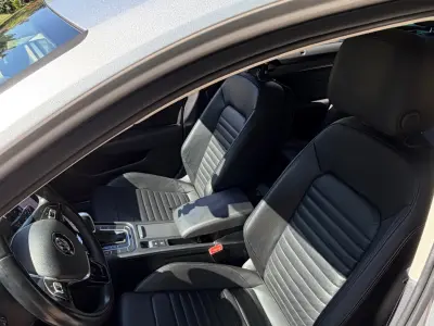 Volkswagen Passat Variant 2018 (miniatűr)