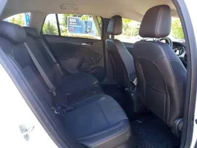 Opel Astra 2016 (miniatűr)