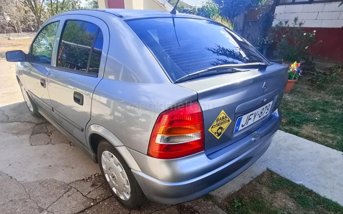 Opel Astra 2004