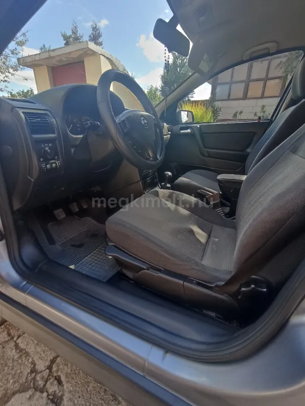 Opel Astra 2004