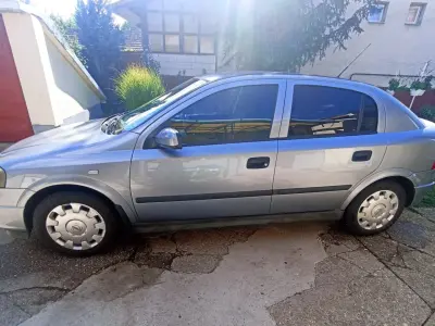 Opel Astra 2004 (miniatűr)