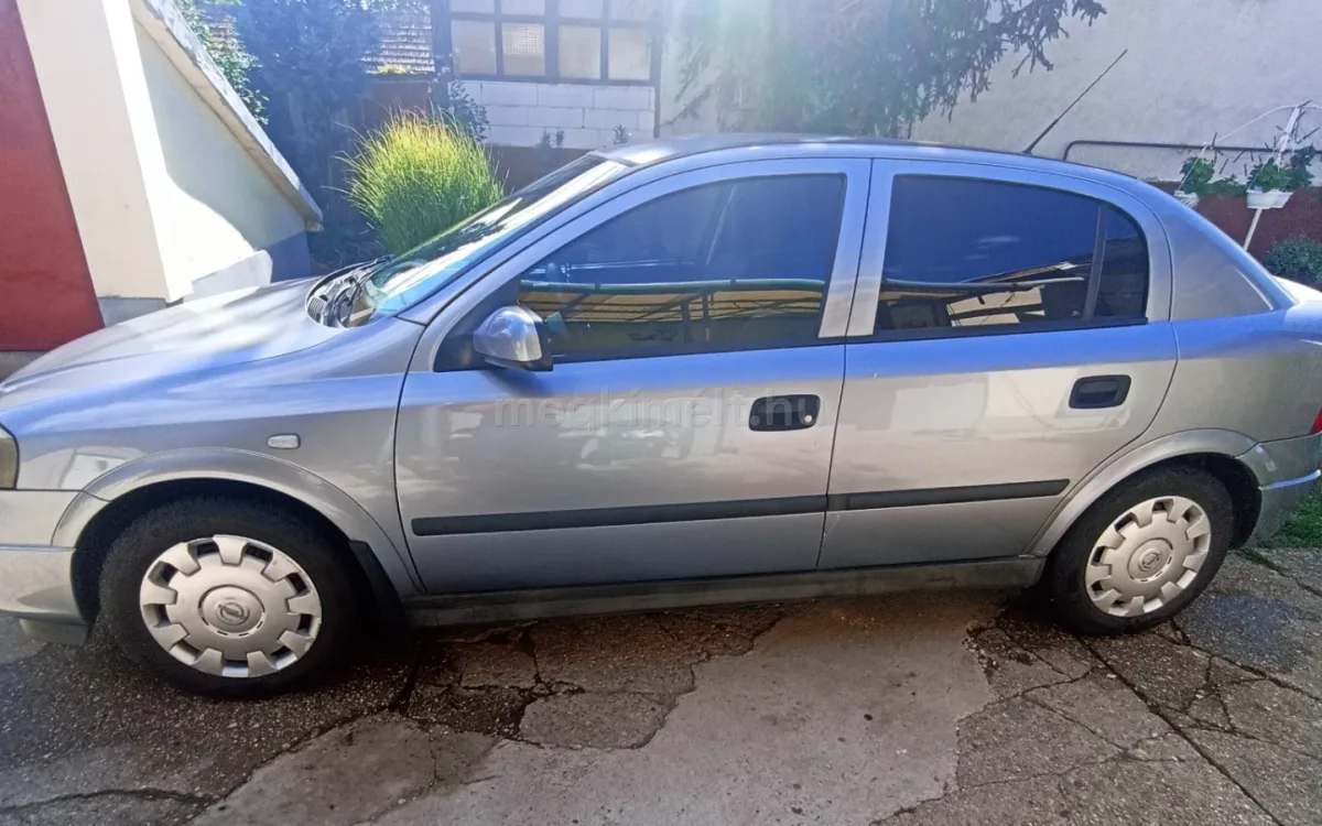 Opel Astra 2004