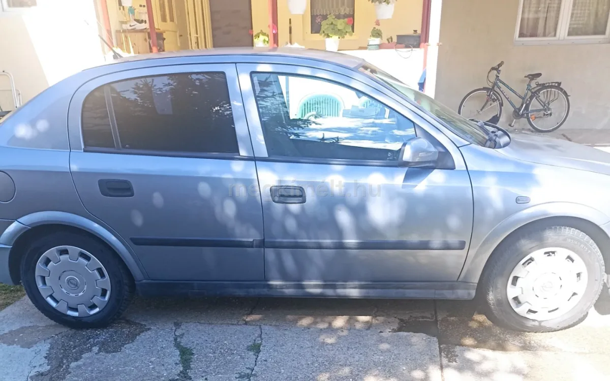 Opel Astra 2004