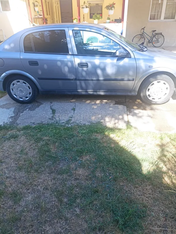 Opel Astra 2004