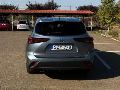 Toyota Highlander 2021 (miniatűr)