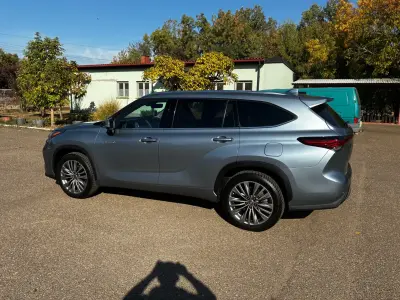 Toyota Highlander 2021 (miniatűr)