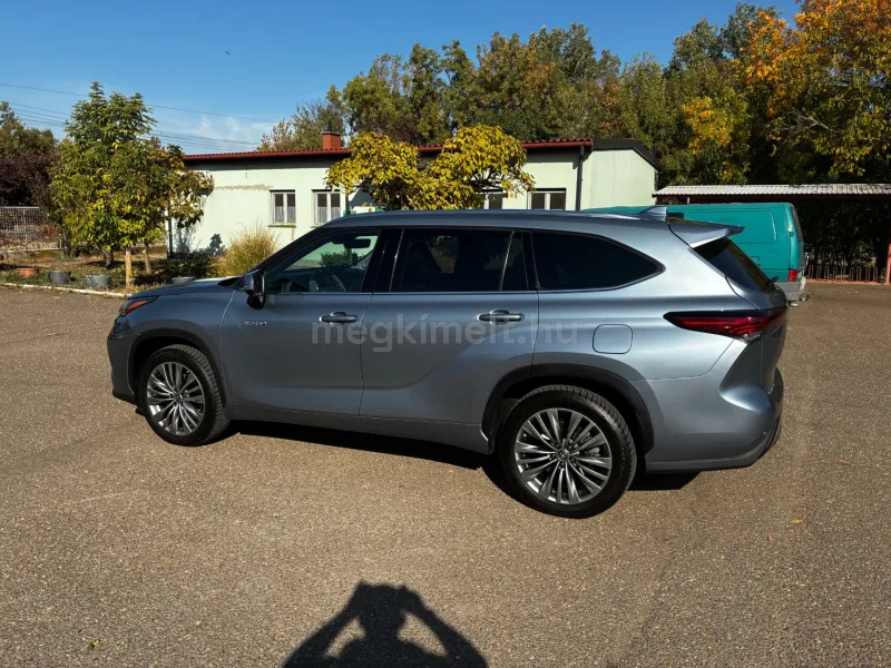 Toyota Highlander 2021