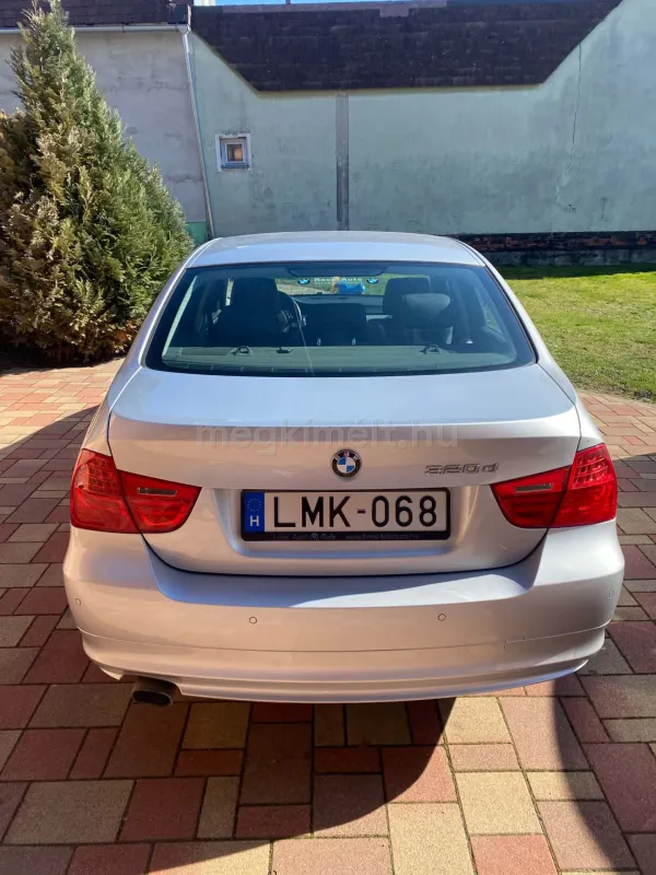 BMW 320 2009
