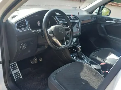 Volkswagen Tiguan 2021 (miniatűr)