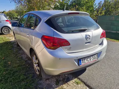 Opel Astra 2010 (miniatűr)
