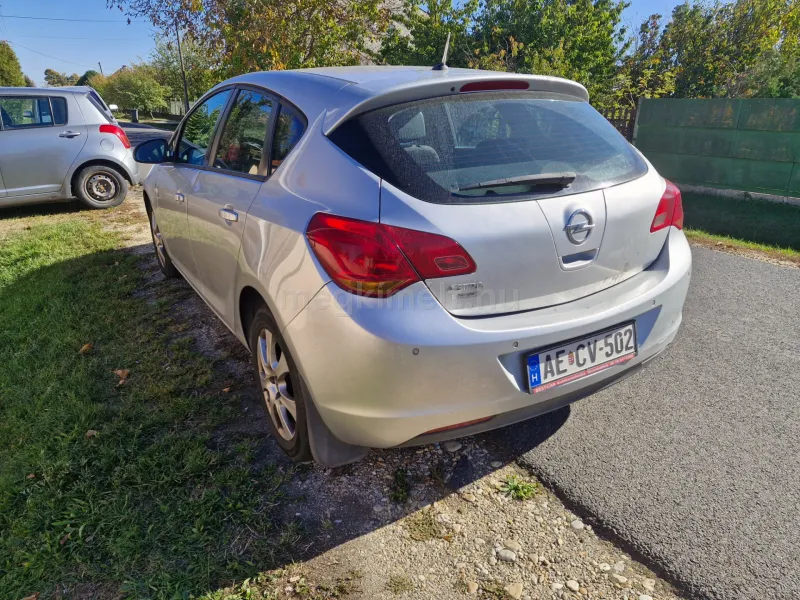 Opel Astra 2010