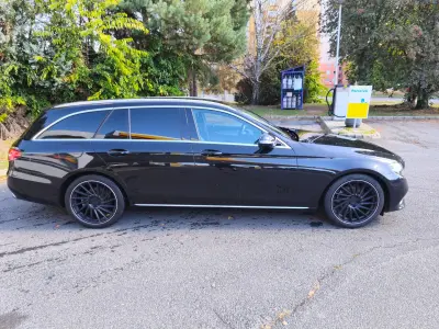 Mercedes-Benz E 220 2017 (miniatűr)