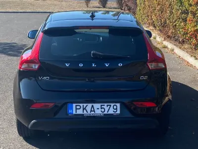 Volvo V40 2015 (miniatűr)