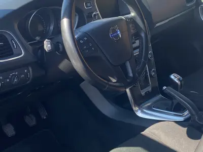 Volvo V40 2015 (miniatűr)