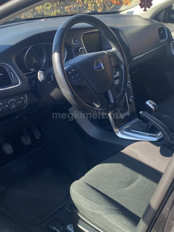 Volvo V40 2015