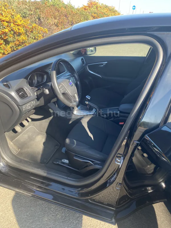 Volvo V40 2015